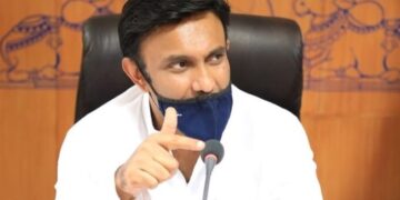 ಚಿಕ್ಕಬಳ್ಳಾಪುರದಲ್ಲಿ ಕೈಗಾರಿಕೀಕರಣ: ಜಿಲ್ಲೆಯ 100 ಎಕರೆಯಲ್ಲಿ ಬರಲಿದೆ ಎಲೆಕ್ಟ್ರಿಕ್‌ ಬೈಕ್‌ ಕಾರ್ಖಾನೆ; ಕೃಷಿ ಉತ್ಪನ್ನ ಕೈಗಾರಿಕೆಗಳಿಗೆ 300 ಎಕರೆ ಭೂಮಿ ಬೇಕು ಎಂದ ಡಾ.ಕೆ.ಸುಧಾಕರ್
