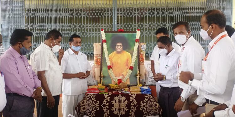 ಅಡುಗೆ ಸಹಾಯಕರಿಗೆ ದಿನಸಿ ಕಿಟ್ ನೀಡಿದ ಶ್ರೀ ಸತ್ಯಸಾಯಿ ಅನ್ನಪೂರ್ಣ ಟ್ರಸ್ಟ್