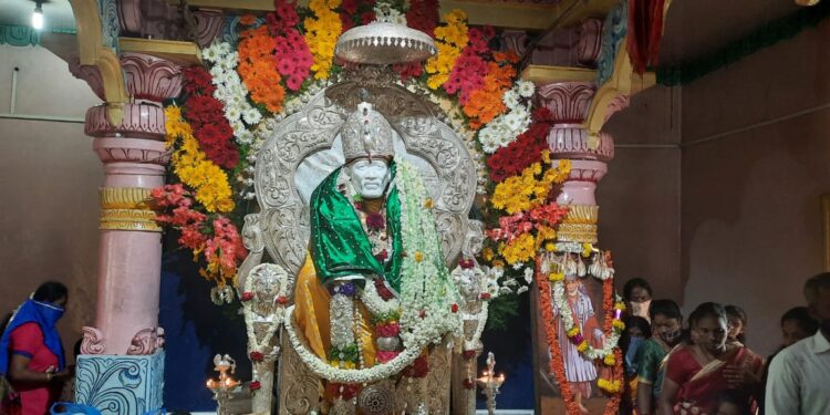 ಬಾಗೇಪಲ್ಲಿಯಲ್ಲಿ ಗುರುಪೂರ್ಣಿಮೆ; ಸಾಯಿಬಾಬಾ ದೇಗುಲದಲ್ಲಿ ವಿಶೇಷ ಪೂಜೆ