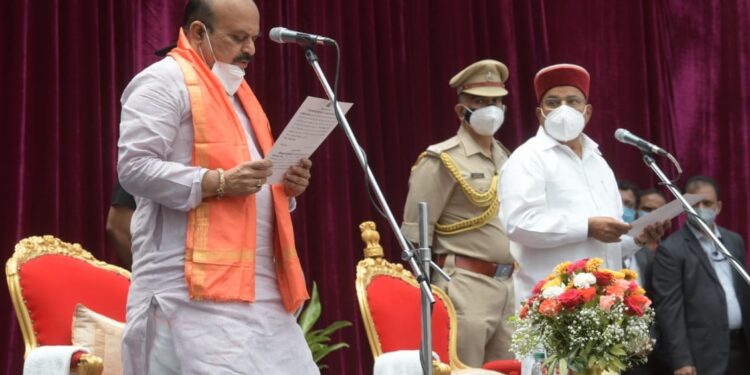 ದೇವರ ಹೆಸರಿನಲ್ಲಿ ಬೊಮ್ಮಾಯಿ ಪ್ರಮಾಣ