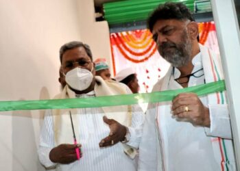 ಘರ್‌ ವಾಪ್ಸಿ ಗಲಾಟೆ: ಡಿಕೆಶಿ-ಸಿದ್ದು ನಡುವೆ ಫೈಟ್