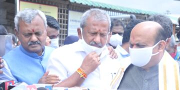 ನನಗೆ ಗೊತ್ತಿಲ್ಲದ್ದು ನಿಮಗೆ ಗೊತ್ತಾಗುತ್ತಾ? ಎಂದು ಪತ್ರಕರ್ತನಿಗೆ ಟಾಂಗ್‌ ಕೊಟ್ಟ ಸಿಎಂ