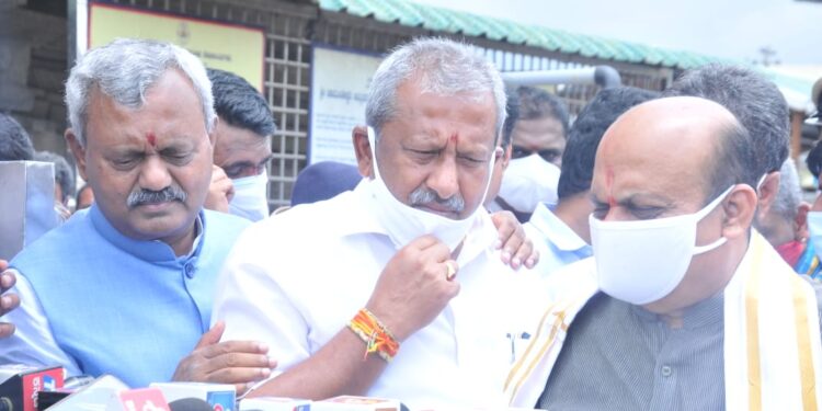 ನನಗೆ ಗೊತ್ತಿಲ್ಲದ್ದು ನಿಮಗೆ ಗೊತ್ತಾಗುತ್ತಾ? ಎಂದು ಪತ್ರಕರ್ತನಿಗೆ ಟಾಂಗ್‌ ಕೊಟ್ಟ ಸಿಎಂ