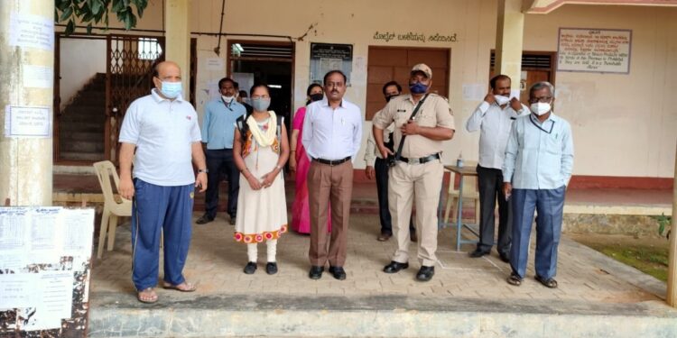 ಪಿಯು ಪರೀಕ್ಷೆ: ಒಬ್ಬ ವಿದ್ಯಾರ್ಥಿನಿಗಾಗಿ ಕರ್ತವ್ಯ ನಿರ್ವಹಿಸಿದ 10 ಸಿಬ್ಬಂದಿ!