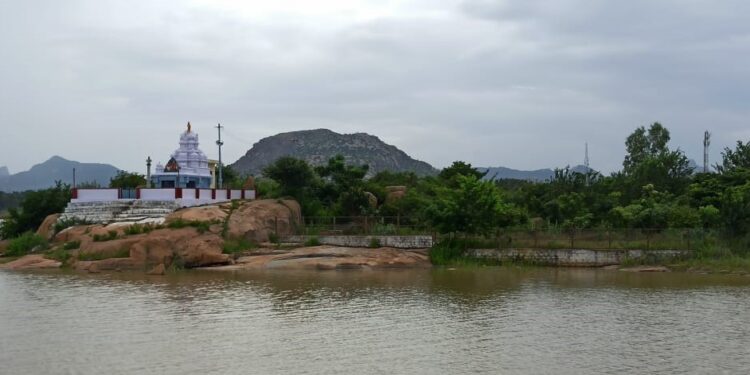 ಕುಡುಕರ ಅಡ್ಡೆಯಾದ ಗುಡಿಬಂಡೆ ಹೊಂಗೆ ಉದ್ಯಾನವನ