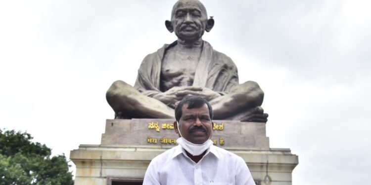 ಸರಕಾರದಲ್ಲಿ ಕ್ಷೇತ್ರದ ಕೆಲಸ ಆಗದೇ ಮಹಾತ್ಮ ಗಾಂಧಿ ಮೊರೆ ಹೋದ ಆಡಳಿತ ಪಕ್ಷದ ಶಾಸಕ!!