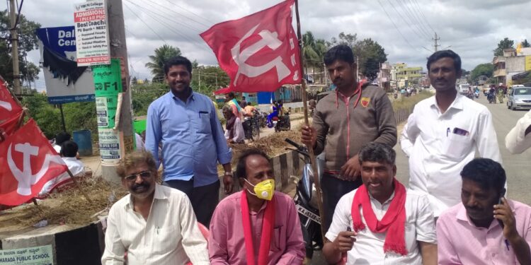 ಬಾಗೇಪಲ್ಲಿಯಲ್ಲಿ ಭಾರತ್ ಬಂದ್ ಸಂಪೂರ್ಣ ಯಶಸ್ವಿ; ಜನಜೀವನ ಅಸ್ತವ್ಯಸ್ತ