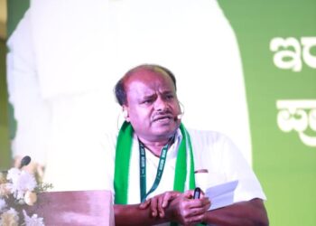 ಪ್ರಾಧ್ಯಾಪಕರಾದ ದಳಪತಿ