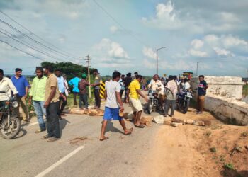ವಾಟದಹೊಸಹಳ್ಳಿ ಕೆರೆಗೆ ಗುಡಿಬಂಡೆ ಕೆರೆ ನೀರು