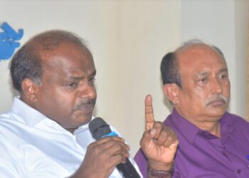 ನಾಯಿ ಬೊಗಳಿದರೆ ಆನೆ ತಲೆ ಕೆಡಿಸಿಕೊಳ್ಳಲ್ಲ; ಸಿದ್ದರಾಮಯ್ಯ ಅವರದ್ದು ಯಾವ ಪಕ್ಷ? ʼಎಸ್ಎಫ್ʼ ಪಕ್ಷವೇ?