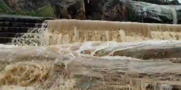 ಮಳೆಯಿಂದ ಮೈದುಂಬಿಕೊಂಡ ಜಡಮಡುಗು ಜಲಪಾತ