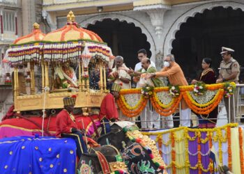 ತನು-ಮನ ಸೆಳೆದ ವೈಭವಯುತ ಜಂಬೂಸವಾರಿ