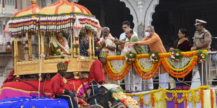 ತನು-ಮನ ಸೆಳೆದ ವೈಭವಯುತ ಜಂಬೂಸವಾರಿ