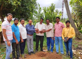 ಗಿಡ ನೆಟ್ಟು ಕೆ.ವಿ.ನವೀನ್ ಕಿರಣ್ ಹುಟ್ಟುಹಬ್ಬ ಆಚರಿಸಿದ ಪರಿಸರ ವೇದಿಕೆ