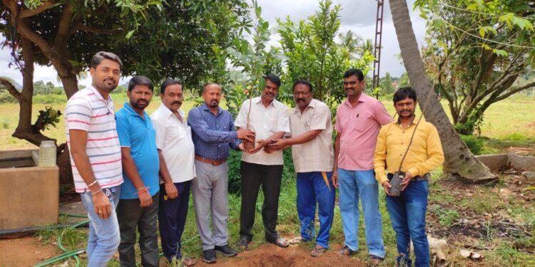 ಗಿಡ ನೆಟ್ಟು ಕೆ.ವಿ.ನವೀನ್ ಕಿರಣ್ ಹುಟ್ಟುಹಬ್ಬ ಆಚರಿಸಿದ ಪರಿಸರ ವೇದಿಕೆ