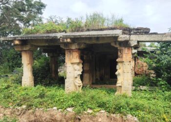 ಪಾಳುಬಿದ್ದಿದೆ 900 ವರ್ಷಗಳ ಐತಿಹಾಸಿಕ ಶ್ರೀ ತಾಂಡವೇಶ್ವರ ದೇಗುಲ
