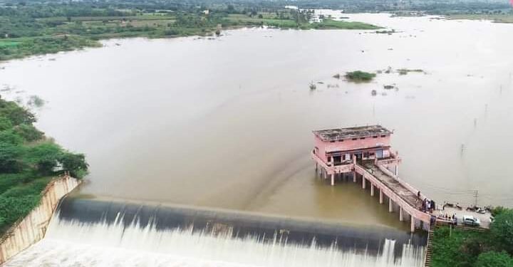 ಕೆರೆಗಳಿಗೆ ಎಳ್ಳೂನೀರು, ಪರರ ಪಾಲಾಗುತ್ತಿದೆ ಮಳೆನೀರು