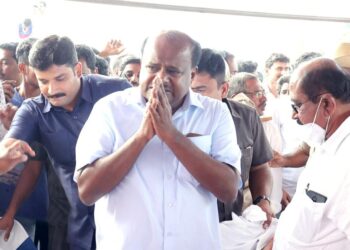 ಸಚಿವ ಡಾ.ಕೆ.ಸುಧಾಕರ್‌ ಆಕಾಶದಲ್ಲಿದ್ದಾರೆ!