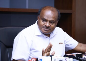 11 ಸಲ ಕಾಲ್‌ ಮಾಡಿದ  ಮಾಜಿ ಸಿಎಂ! ಜೆಡಿಎಸ್‌ ಶಾಸಕರ ಬ್ರೈನ್‌ವಾಶ್!!