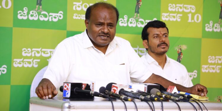 ಸ್ಕೂಟರ್ ಪೆಟ್ರೋಲ್’ಗೆ ಕಾಸಿಲ್ಲದಿದ್ದವರೂ ಈಗ ಹೇಗಿದ್ದಾರೆ ಎನ್ನುವುದು ಗೊತ್ತಿದೆ!