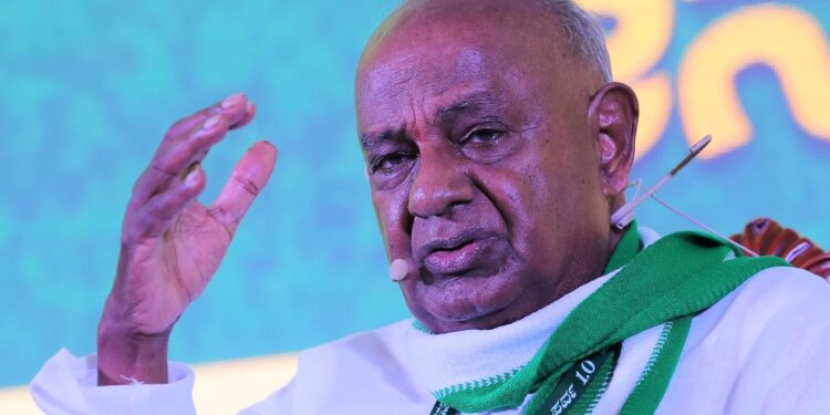 ಪ್ರಧಾನಿಯನ್ನು ಭೇಟಿಯಾಗೋಕೆ ಸಿದ್ದರಾಮಯ್ಯನ ಪರ್ಮಿಷನ್‌ ಬೇಕಾ? ನಾನ್‌ಸೆನ್ಸ್‌ ಎಂದ ದೇವೇಗೌಡರು