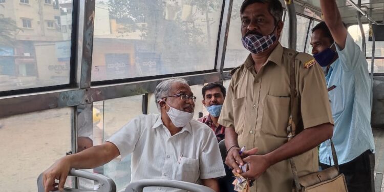 ಬಿಎಂಟಿಸಿ ಬಸ್ ನಲ್ಲಿ ಮಾಜಿ ಸಚಿವರ ಸಂಚಾರ