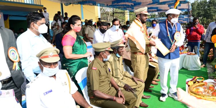 ಚಿಕ್ಕಬಳ್ಳಾಪುರದಲ್ಲಿ 73ನೇ ಗಣರಾಜ್ಯೋತ್ಸವ