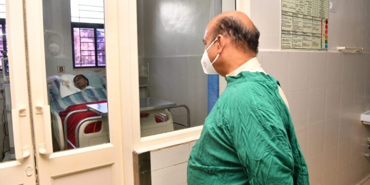 ನಾಡೋಜ ಕಣವಿ ಅವರ ಆರೋಗ್ಯ ವಿಚಾರಿಸಿದ ಸಿಎಂ
