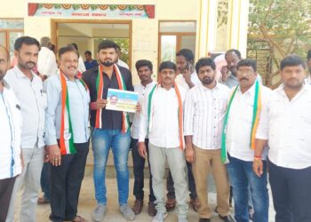 ಸಚಿವ ಈಶ್ವರಪ್ಪ ವಿರುದ್ಧ ಗುಡಿಬಂಡೆಯಲ್ಲಿ ಕಾಂಗ್ರೆಸ್‌ ಪ್ರತಿಭಟನೆ