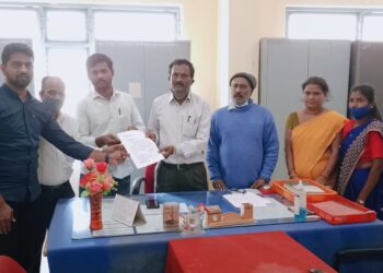 ಅತಿಥಿ ಉಪನ್ಯಾಸಕರ ಸೇವೆ ಮುಂದುವರಿಸಲು ಒತ್ತಾಯ