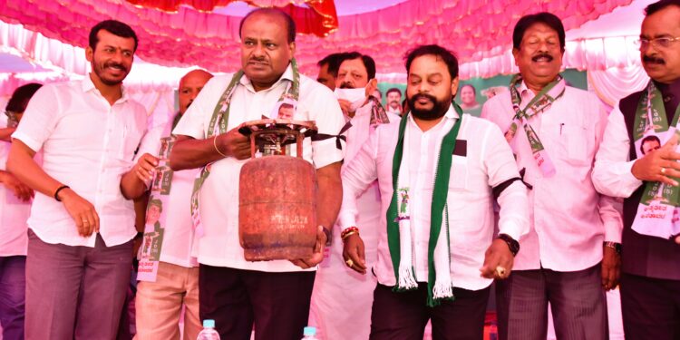 ಬೆಲೆ ಏರಿಕೆ ವಿರುದ್ಧ ಜೆಡಿಎಸ್ ಬೃಹತ್ ಪ್ರತಿಭಟನೆ