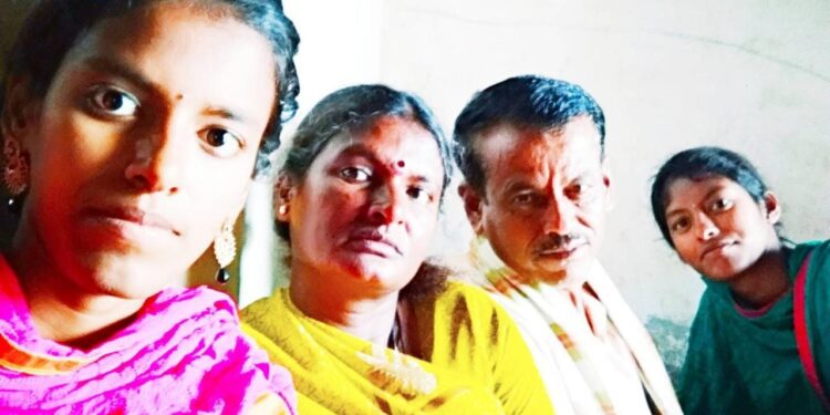 ಕಷ್ಟಗಳನ್ನೇ ಮೆಟ್ಟಿಲು ಮಾಡಿಕೊಂಡ ಅಕ್ಕ-ತಂಗಿ