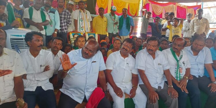 18,00 ಎಕರೆ ಫಲವತ್ತಾದ ಕೃಷಿ ಭೂಮಿ ಸ್ವಾಧೀನಕ್ಕೆ ವಿರೋಧ