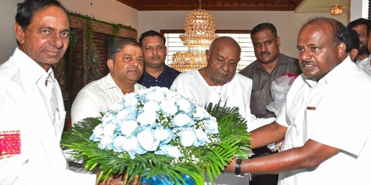 ಬಿಜೆಪಿಗೆ ಪರ್ಯಾಯ ರಾಜಕೀಯ ಶಕ್ತಿ; ವಿಜಯದಶಮಿಗೆ ನಿರ್ಧಾರ ಎಂದ KCR-HDK