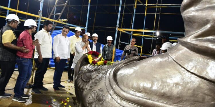 ವಿಮಾನ ನಿಲ್ದಾಣದಲ್ಲಿ ಶೀಘ್ರವೇ ನಾಡಪ್ರಭು ಕೆಂಪೇಗೌಡರ ಕಂಚಿನ ಪ್ರತಿಮೆ ಅನಾವರಣ