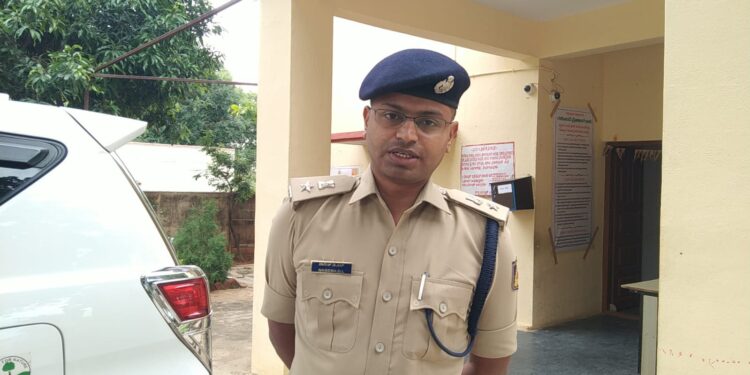 ಗುಡಿಬಂಡೆ ಗ್ರೀನ್ ಪೊಲೀಸ್ ಠಾಣೆಗೆ SP ನಾಗೇಶ್ ಭೇಟಿ