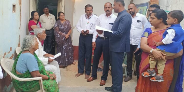 ವೃದ್ಧ ದಂಪತಿಯ ಸ್ವಾತಂತ್ರ್ಯ ರಕ್ಷಿಸಿದ ಉಪ ವಿಭಾಗಾಧಿಕಾರಿ