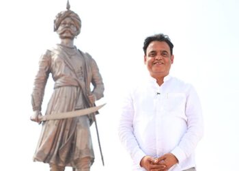 ಬದುಕಿನ ಸಾರ್ಥಕತೆ ಹೆಚ್ಚಿಸಿದ ನಾಡಪ್ರಭುಗಳ ಪ್ರತಿಮೆ