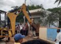 ಶಾಸಕರ ಮನೆ ಗೋಡೆ ಕೆಡವಿದ ಅಧಿಕಾರಿಗಳು!