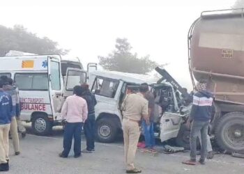 ಚಿಕ್ಕಬಳ್ಳಾಪುರ ಬಳಿ ಭೀಕರ ಅಪಘಾತ; ಆಂಧ್ರದ ಗೊರಂಟ್ಲದ 13 ಜನರ ದುರ್ಮರಣ