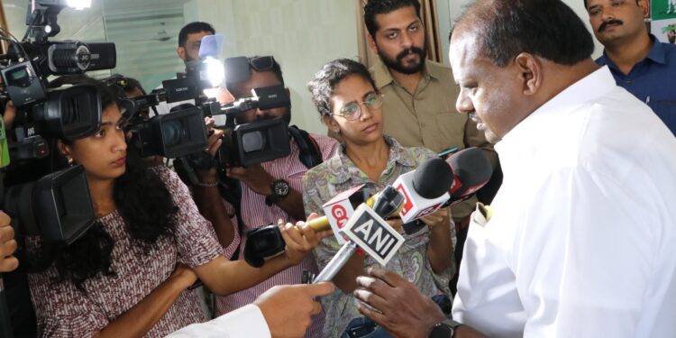 ಬೆಸ್ಕಾಂಗೆ 68,526 ರೂ. ದಂಡ ಪಾವತಿಸಿದ ಹೆಚ್.ಡಿ.ಕುಮಾರಸ್ವಾಮಿ