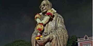 ಮೈಸೂರು ನಗರದಲ್ಲಿ ಪ್ರತಿಮಾ ವಿವಾದ: ಅರಮನೆ ಸಮೀಪ ರಾತ್ರೋರಾತ್ರಿ ಪ್ರತ್ಯಕ್ಷವಾದ ಶಿವರಾತ್ರಿ ರಾಜೇಂದ್ರ ಶ್ರೀಗಳ ಪ್ರತಿಮೆ