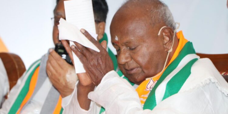ಸಿದ್ದರಾಮಯ್ಯ ಗರ್ವಭಂಗ ಆಗಲೇಬೇಕು ಎಂದು ಗುಡುಗಿದ ಹೆಚ್.ಡಿ.ದೇವೇಗೌಡರು