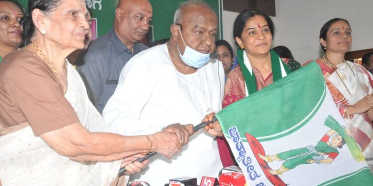 ಜೆಡಿಎಸ್ – ಬಿಜೆಪಿ ಕ್ಷೇತ್ರ ಹಂಚಿಕೆ ಅಂತಿಮ ಹಂತದಲ್ಲಿ; ವಾರದೊಳಗೆ ಎಲ್ಲಾ ಪ್ರಕ್ರಿಯೆ ನಡೆಯುತ್ತದೆ ಎಂದ ಹೆಚ್.ಡಿ.ದೇವೇಗೌಡರು
