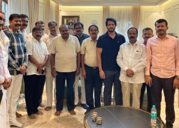 ಲೋಕಸಭೆ ಚುನಾವಣೆ: ಚಿಕ್ಕಬಳ್ಳಾಪುರ ಕ್ಷೇತ್ರದ ಮುಖಂಡರ ಸಭೆ ನಡೆಸಿದ ಕುಮಾರಸ್ವಾಮಿ