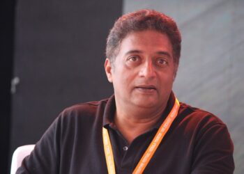 ಪ್ರಕಾಶ್ ರೈ ಸಂಸ್ಥೆಗೆ ಸರಕಾರದ ಹಣ; ದಾರಿ ತಪ್ಪಿದ ಕಲಾವಿದ ಎಂದು ಕುಟುಕಿದ JDS