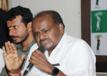 ಪೆನ್‌ಡ್ರೈವ್‌ ಹಂಚಿಕೆ ಹಿಂದೆ ಸೀಡಿ ಶಿವು! H.D.ಕುಮಾರಸ್ವಾಮಿ ಹೇಳಿದ್ದು ಯಾರ ಹೆಸರು?