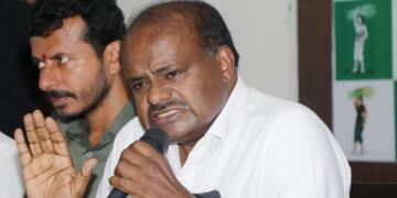 ಪೆನ್‌ಡ್ರೈವ್‌ ಹಂಚಿಕೆ ಹಿಂದೆ ಸೀಡಿ ಶಿವು! H.D.ಕುಮಾರಸ್ವಾಮಿ ಹೇಳಿದ್ದು ಯಾರ ಹೆಸರು?