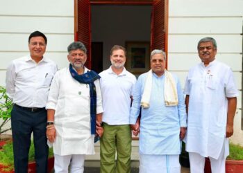 ಡಿಕೆಶಿ ಹೊಡೆತಕ್ಕೆ ತತ್ತರ, ಪುನಾ ಸಿದ್ದುಗೆ ಹತ್ತಿರ