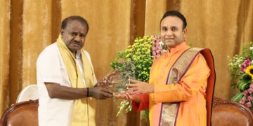 ಸತ್ಯಸಾಯಿ ಗ್ರಾಮದಲ್ಲಿ ನವರಾತ್ರಿ ಪೂಜೆಯಲ್ಲಿ ಪಾಲ್ಗೊಂಡ HDK